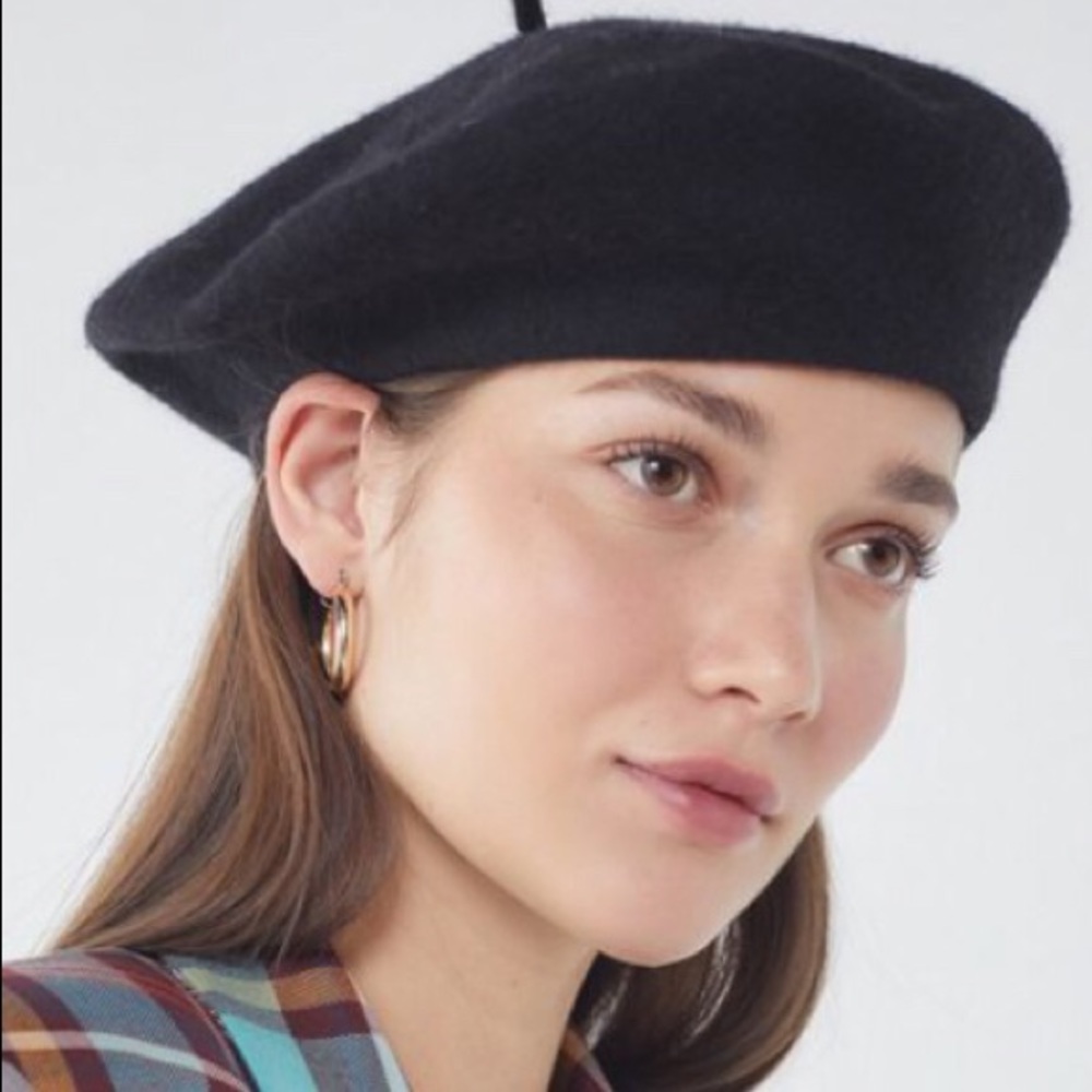 Urban Outfitters Beret - Picture 1 of 3